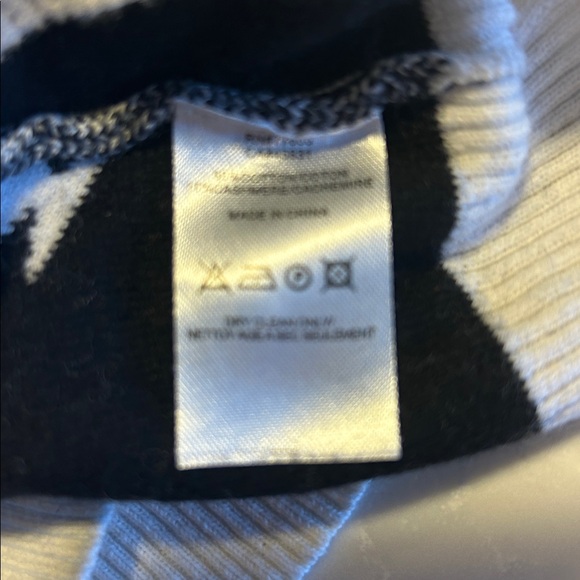 Chaser Love Rainbow lightening bolt intarsia sweater
Cotton & Cashmere Blend - Picture 8 of 9